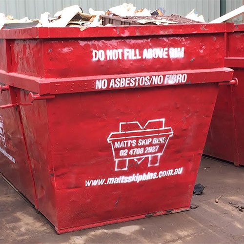 8 meter skip bin full of rubbish from St Clair