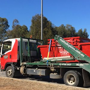 Truck with bins in Glenmore Park