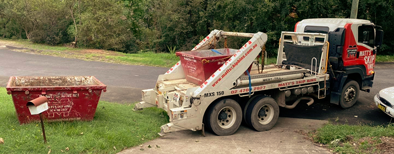 Keep kids and pets away on skip bin delivery and pick up times