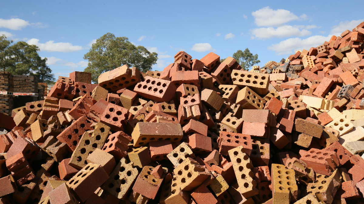 The Importance of On-Site Waste Separation When Hiring Skip Bins