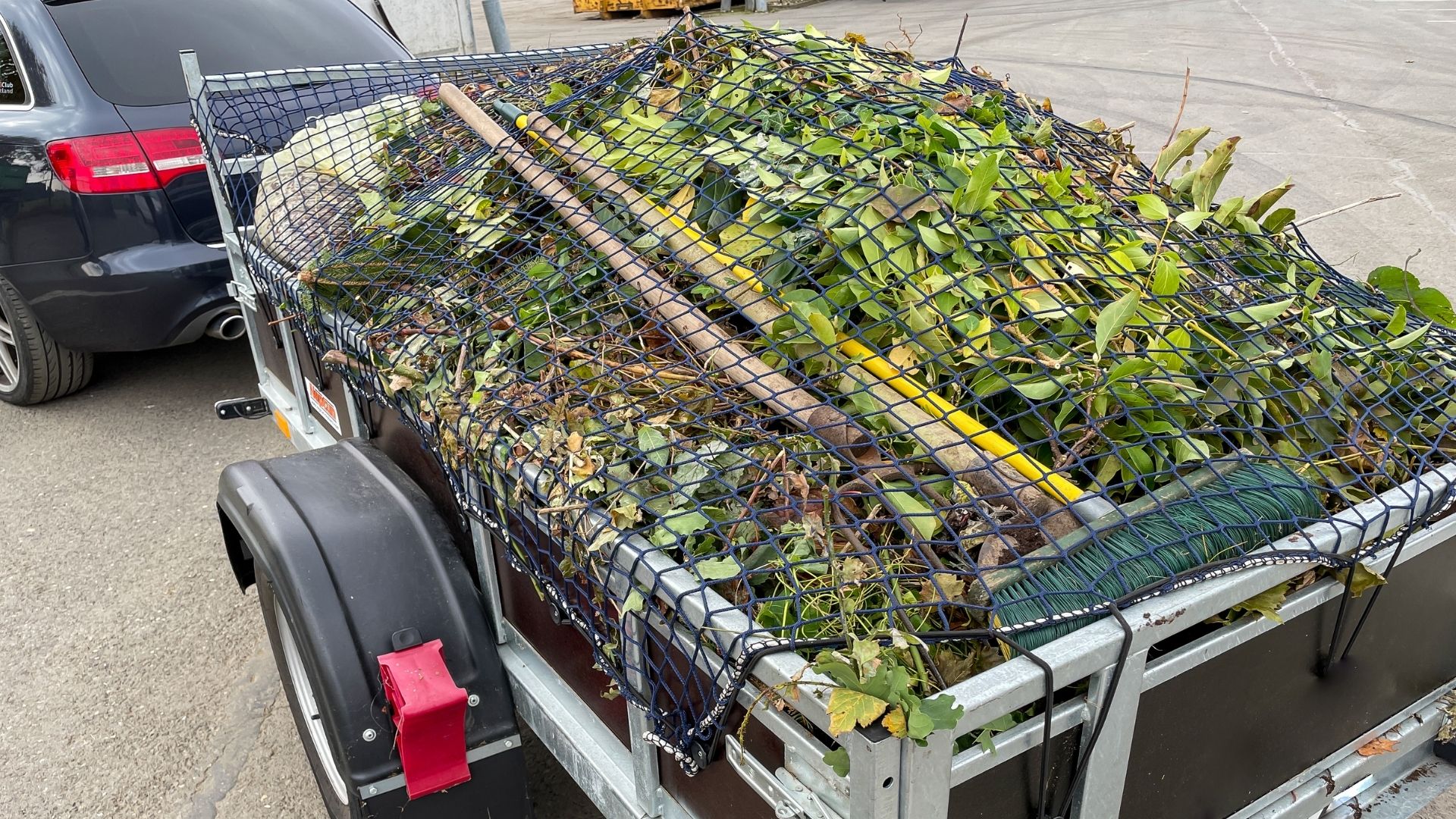 trailer full of green waste